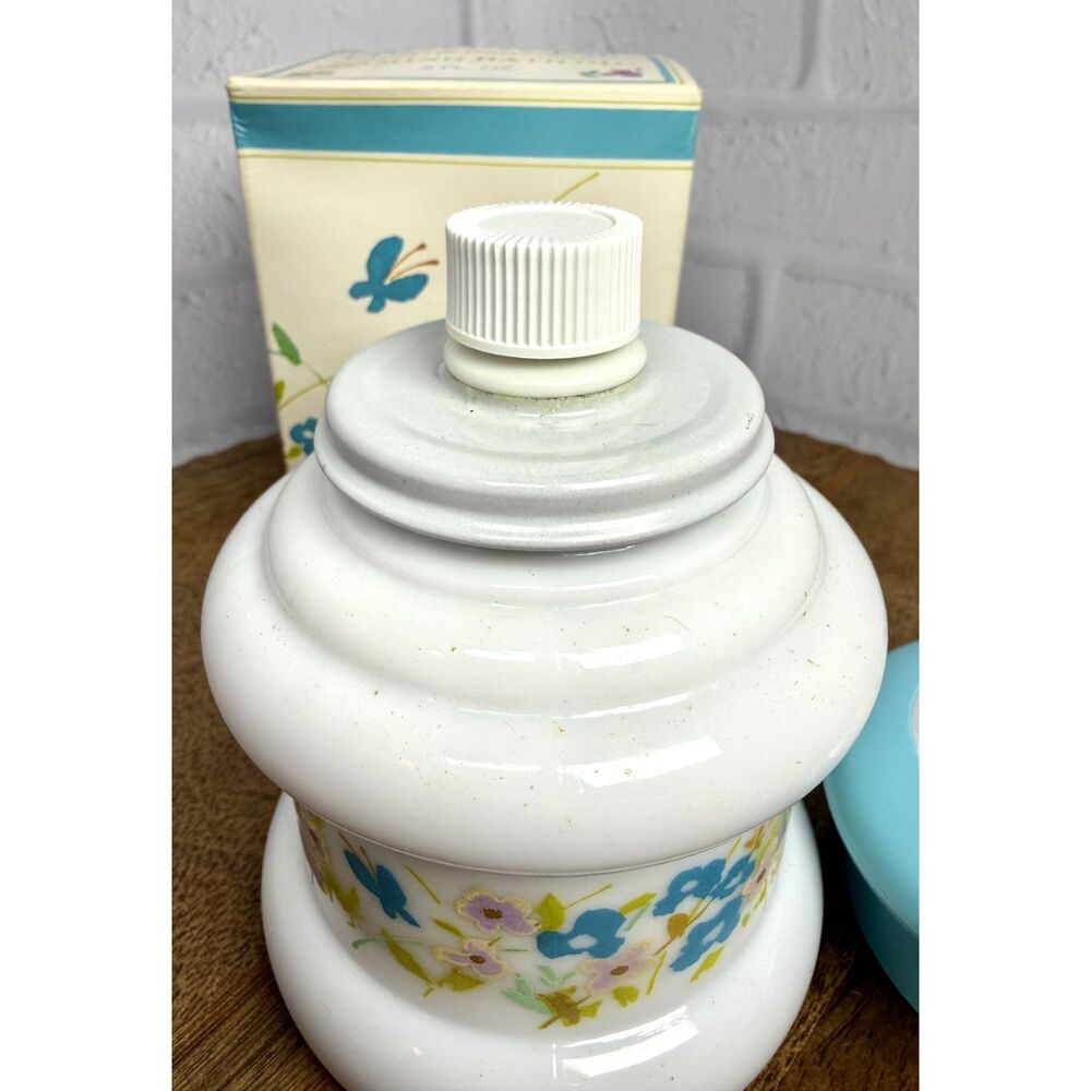 Avon English Provincial Bird of Paradise Foaming Bath Oil White w/ Box 8 fl. oz. - Picture 7 of 16